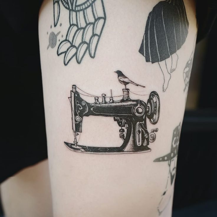 Pin by Shanae Allyse Torzillo on Tattoos | Sewing tattoos, Sewing machine  tattoo, Small tattoos