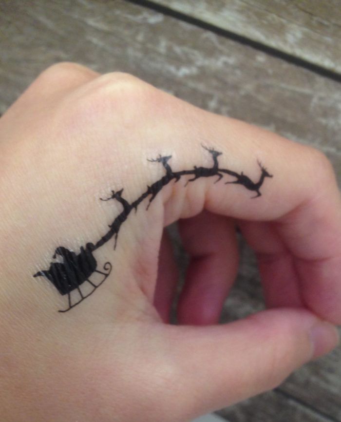 15 Superlative Christmas Tattoo Designs