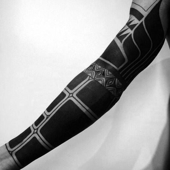 59 Cool Blackout Tattoo Sleeve Designs for Men
