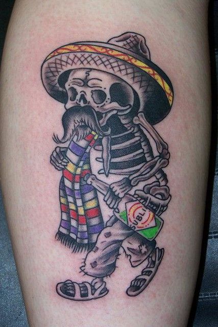 day of the dead tattoo | Tatuajes chiquitos, Tatuajes de cráneo mexicano,  Calaveras mexicanas tattoo