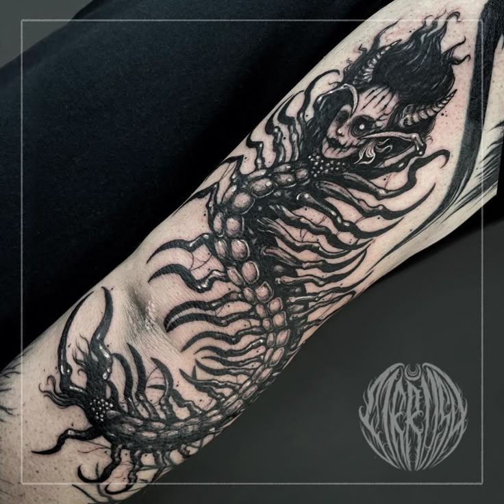 Centipede Tattoo: Complete guide and +12 tattoo designs!