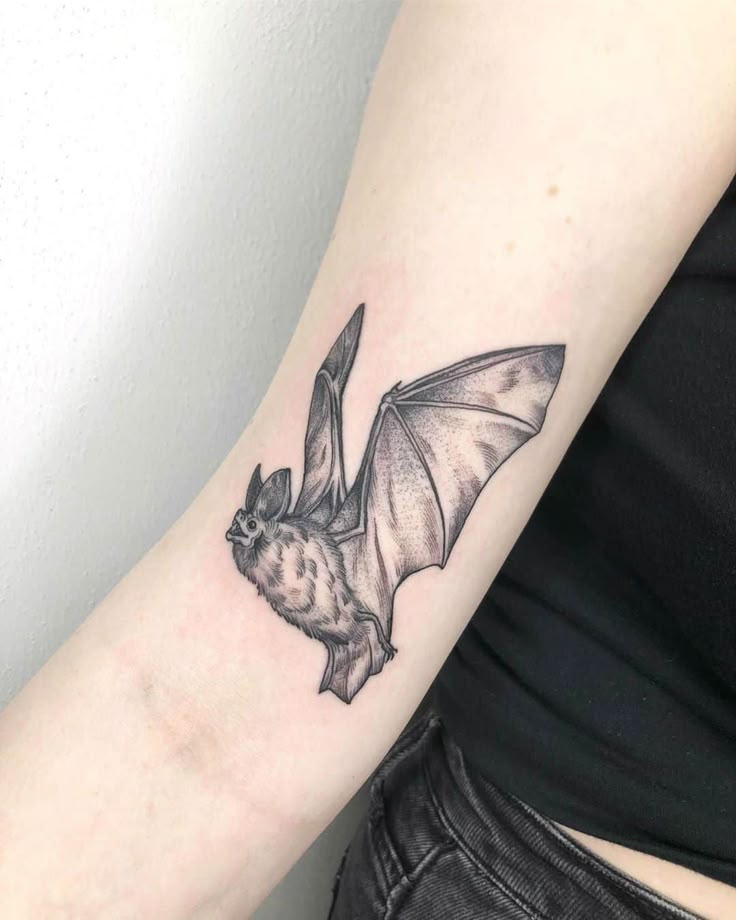 20+ Cool Bat Tattoos and Their Meanings