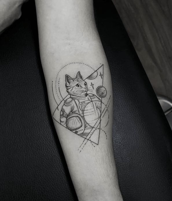 40 Stunning Astronaut Tattoo Designs For Men And Women
