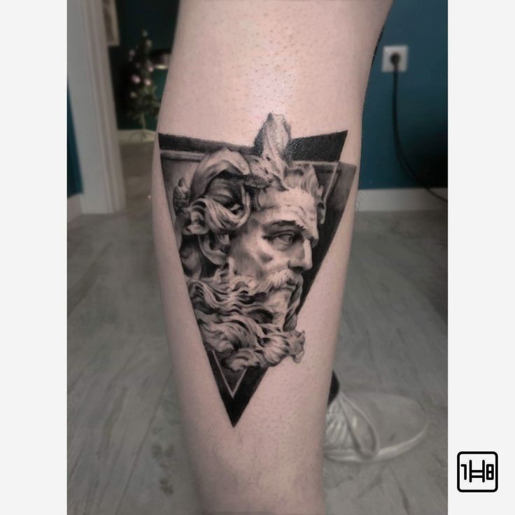 Ideas for body ink or tattoo additions - ideas include small tats, medium tats, sleeves, and large tats. #tattoo #tatoo #bodyink