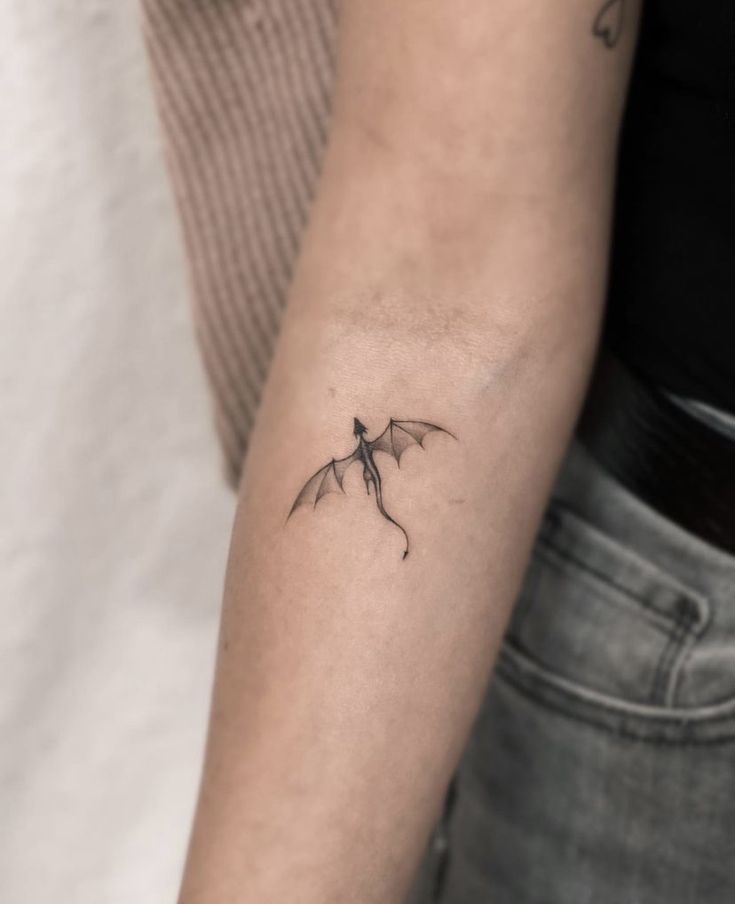 Pin by Samantha Withnell on Tattoo Ideas in 2025 | Small dragon tattoos,  Simplistic tattoos, Small tattoos