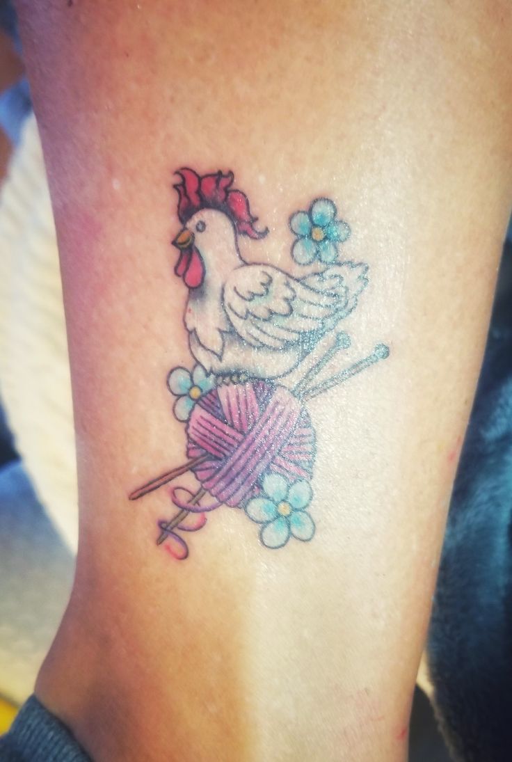 Meet Hennifer Aniston, my knittin' chicken tattoo!