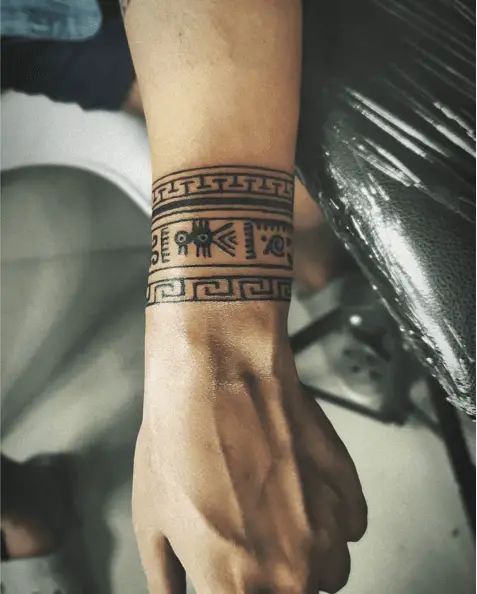 60+ Bracelet Tattoo Ideas To Wear Like Jewelry!