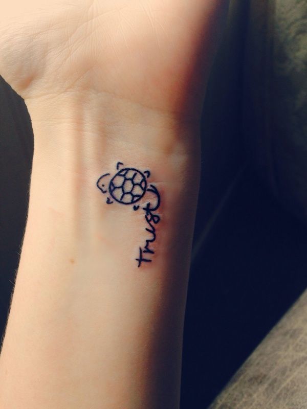 80 Simple and Small Sea Turtle Tattoos Design with Meanings