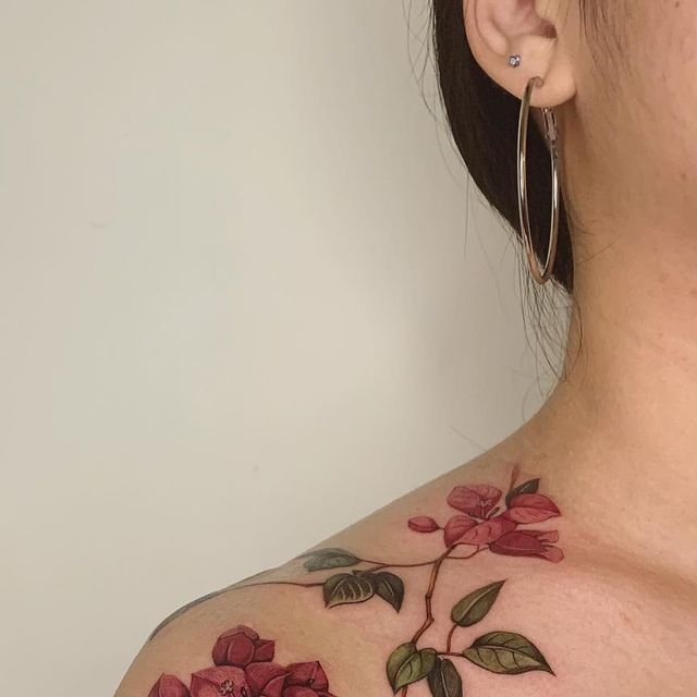 Soil on Instagram: "九重葛/ Bougainvillea 今天收到客人復原美照才發現忘了po這個作品🤭謝謝大家用心照顧🤲🏻  #floraltattoo #floralart #fleurs #flowers #flowertattoo #plants  #plantstattoo #botan…