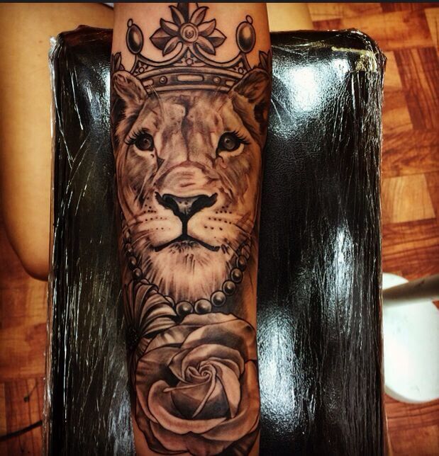 10+ Best Lioness Tattoos - Queen Tattoo Ideas