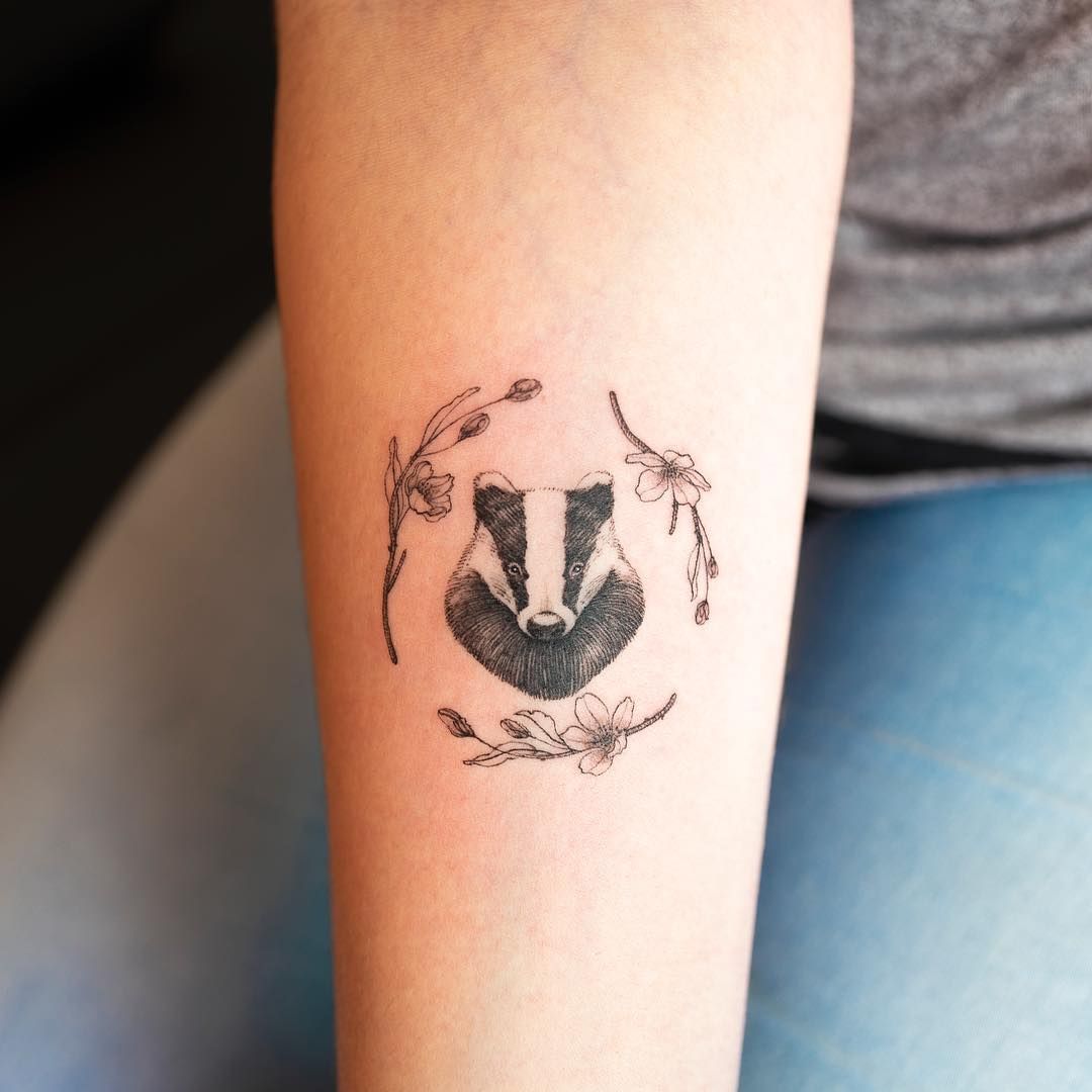 Discover 7 Badger Tattoo and Badger Illustration Ideas | hufflepuff tattoo, honey  badger tattoo, harry potter tattoo and more
