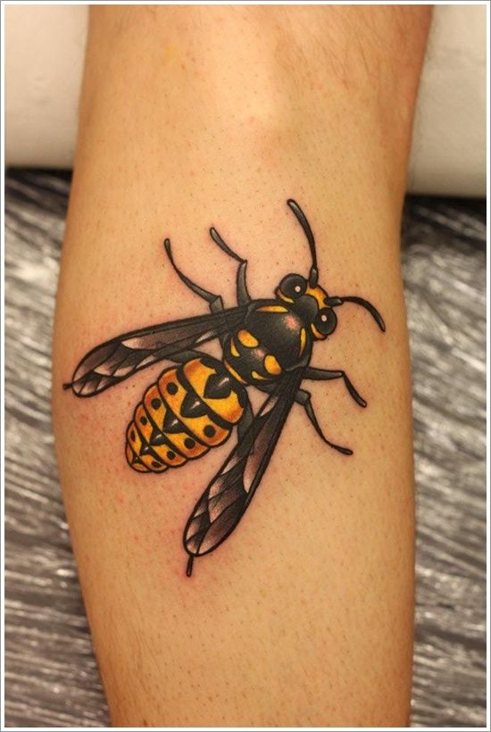 28 Cute Queen Bee Tattoo Designs for Women and Men