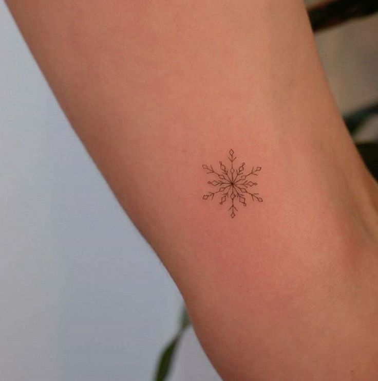 20 Tattoos For Anyone Obsessed With Winter