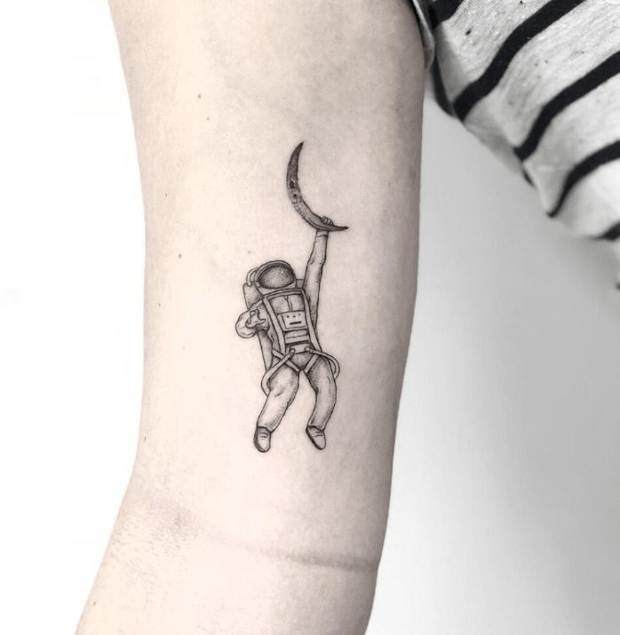 40 Stunning Astronaut Tattoo Designs For Men And Women
