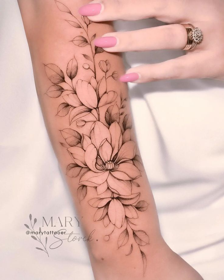 38 Lovely Magnolia Tattoo Ideas to Inspire You in 2024