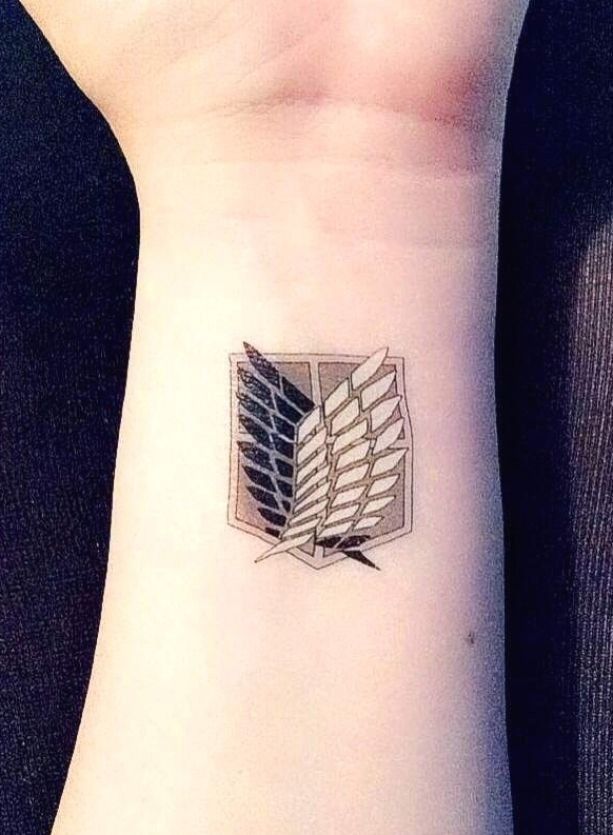 Pin by Vero on Tatuajes | Tattoos for guys, Attack on titan tattoo, Small  tattoos