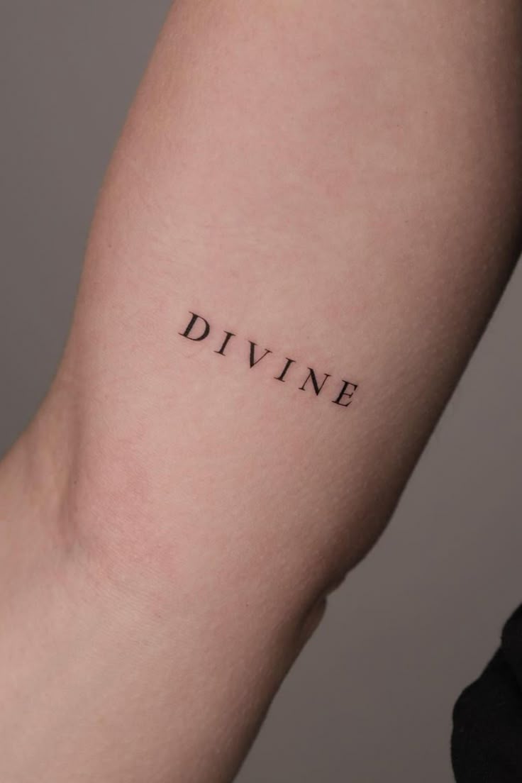 50 Amazing One Word Tattoo Ideas