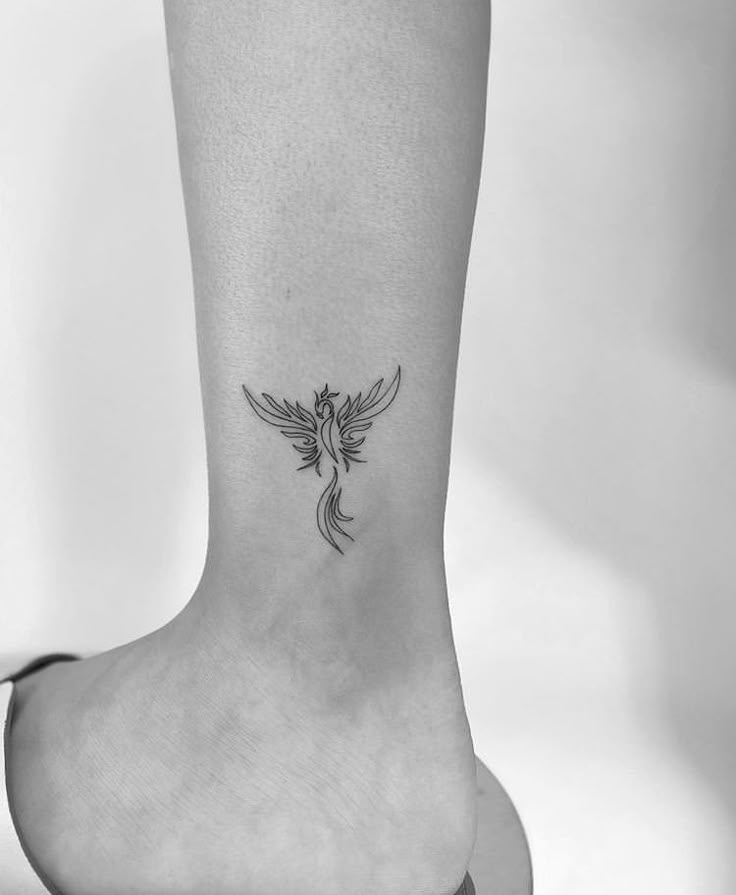 50 Minimalist Fine Line Tattoo Ideas for Women (2025 Picks)
