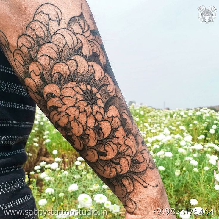 They say time is the greatest healer, and this gorgeous beaut says it all  🙌🏼 . . . Healed tattoo done in the past by @____.raavas._____ . . .  Connect with us