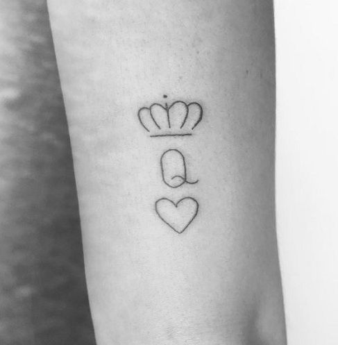 15+ Magnificent Queen Tattoo Designs And Ideas!