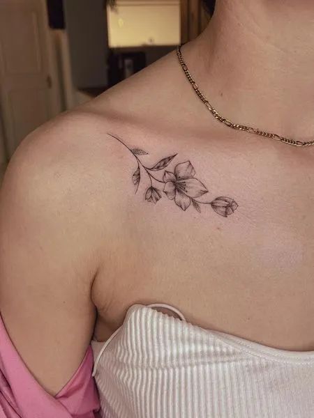30 Best Collarbone Tattoos For Women In 2025 - Tattoo Pro