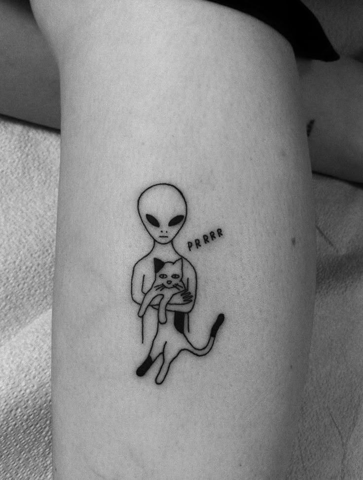19 Alien Tattoo Ideas That Are Out Of This World!