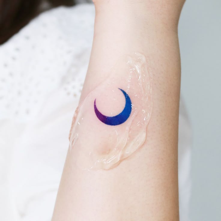 Crescent Moon Tattoo Meaning: Tattoo Ideas and Symbolism Explained