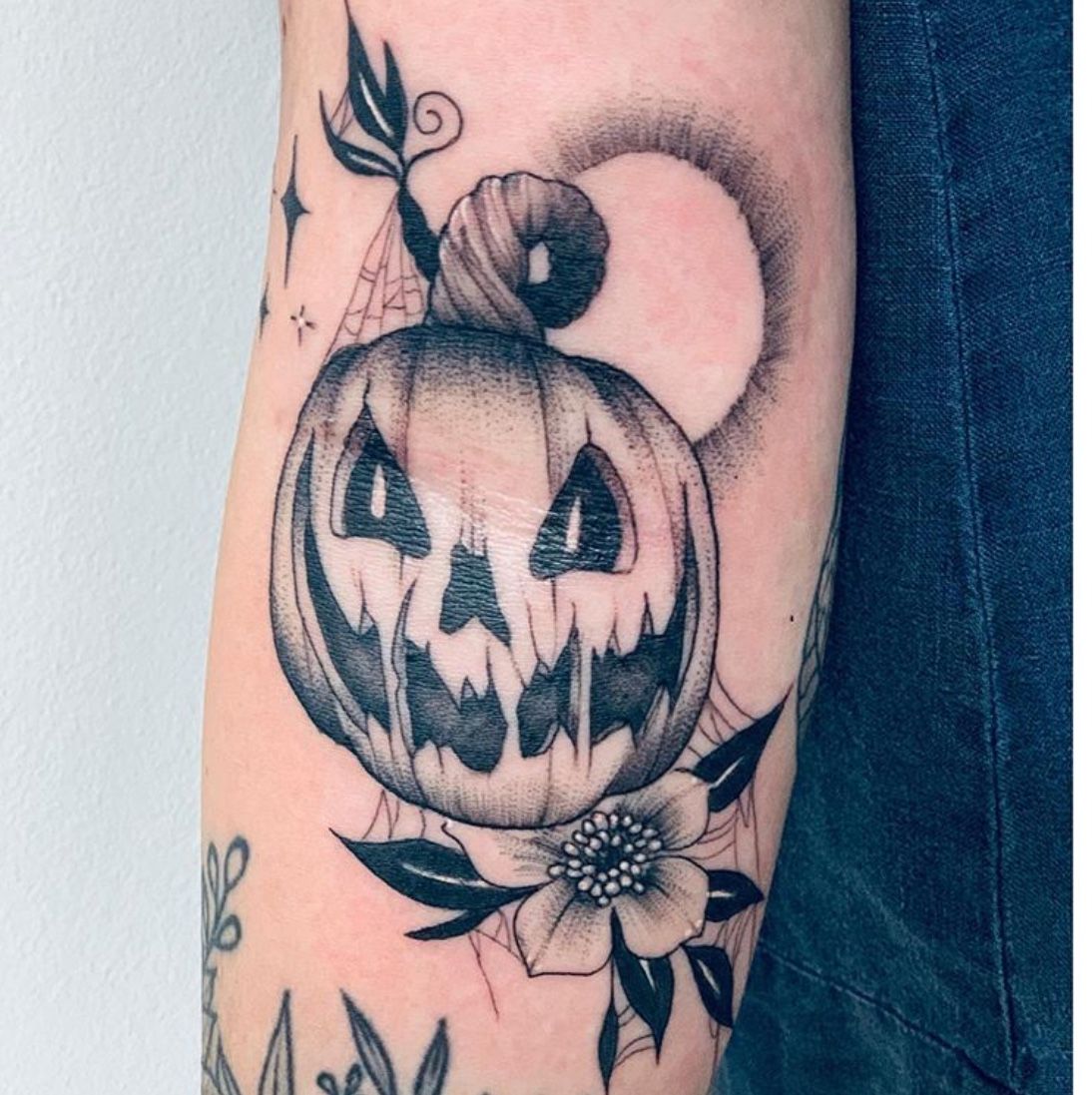 50+ Spooky Halloween Tattoo Ideas - The XO Factor