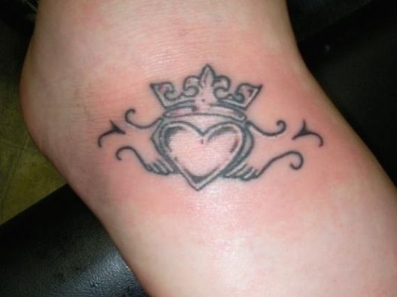 Claddagh Tattoo Images & Designs