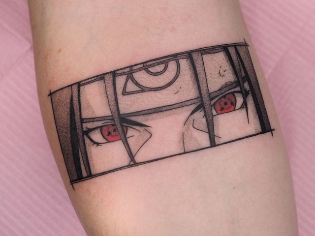 Benja 🄰🄽🄸🄼🄴 ⎸ 🄼🄰🄽🄶🄰 on Instagram: "Itachi 🔥 At  @goodtattoostudio" | Naruto tattoo, Cool small tattoos, Cute tattoos