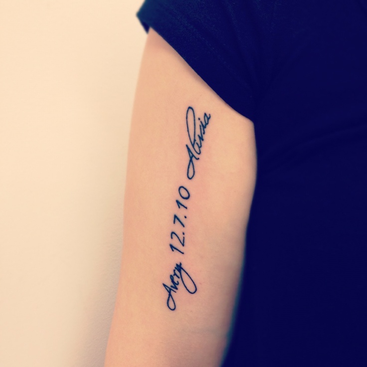 My friends twin girls and their birth date tattoo<3