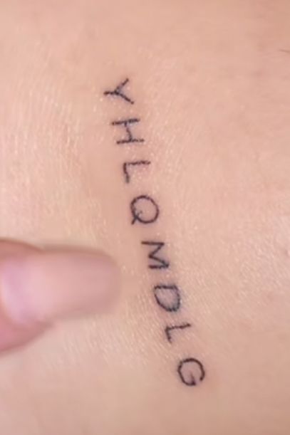 YHLQMDLG BAD BUNNY TATTOO