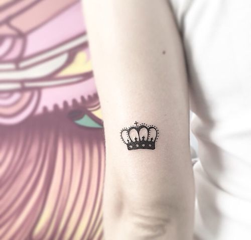 Crown Tattoo for Kings and Queens - Crown Meaning and Designs