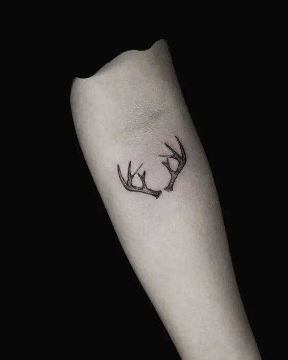 12+ Small Deer Antler Tattoo Designs