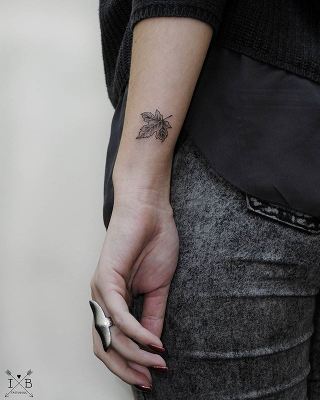 11 perfectly edgy leaf tattoos to celebrate the fact that FALL IS FINALLY  HERE