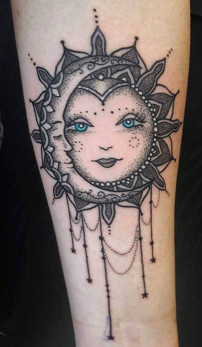 50 Meaningful and Beautiful Sun and Moon Tattoos