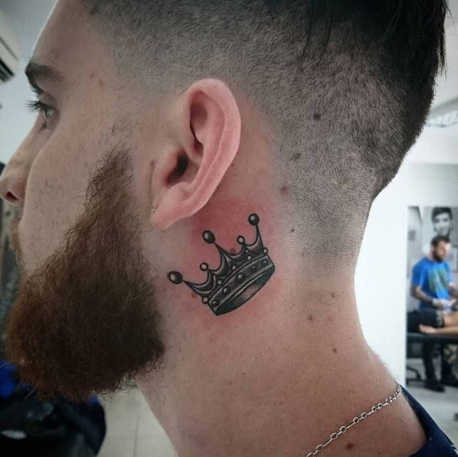 50+ King Queen Crown Tattoo Designs With Meaning (2024)