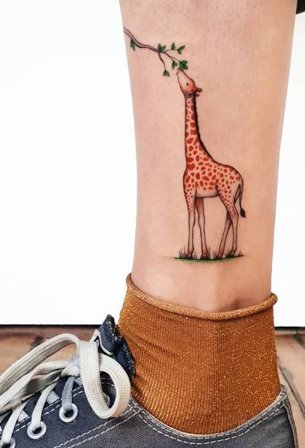 20 Giraffe Tattoos For Women | Giraffe Tattoo Designs | Elegant Giraffe  Tattoo Designs Meaning 2022