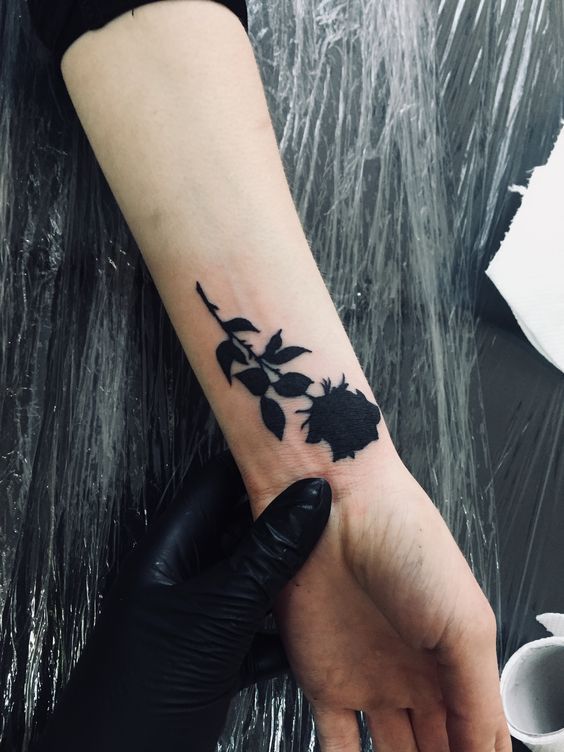 40+ Amazing Black Rose Tattoo Ideas