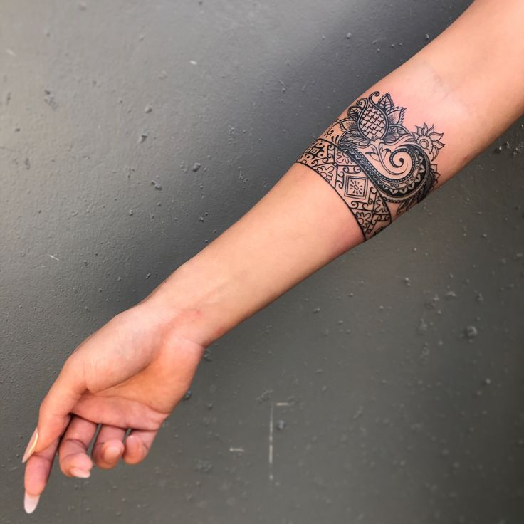 568 Likes, 16 Comments - Artful Ink Bali Tattoo Studio (@artfulinkbali) on  Instagram: “Batik armband & Balinese ornament design by @aidovich88 ||  tattoo for traveller @myfriendcassie ||…”