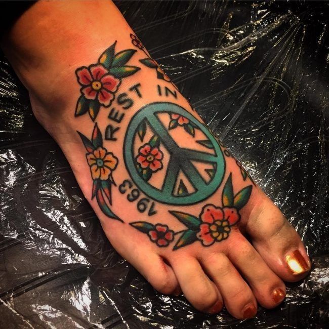 Pin by Sarah Cox on Tattoo Ideas | Peace sign tattoos, Peace tattoos, Hand  tattoos