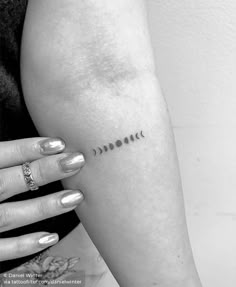 Discover 9 Moon Phase Tattoos ideas on this Pinterest board | tattoos, moon  tattoo, small tattoos and more