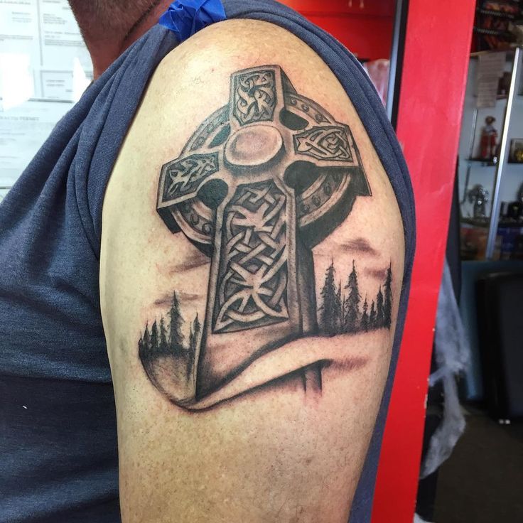 awesome 70 Traditional Celtic Cross Tattoo Designs - A Visual  Representation of Faith and Heritage Check more at  http://stylemann.com/best-celtic-cross-tattoo-designs/