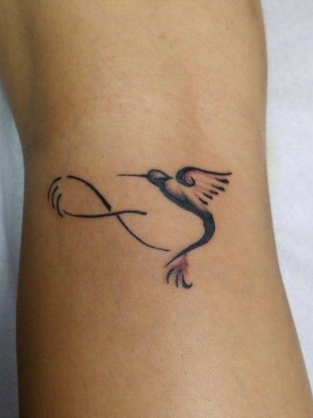 25 Best Hummingbird Tattoo Designs & Meaning