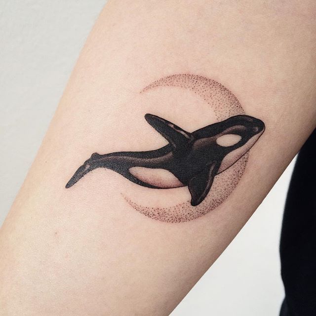 30 Incredible Whale Tattoos For Anybody Who's In Love With The Giants Of  The Ocean