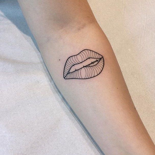 mouth sexy lips tattoo ideas