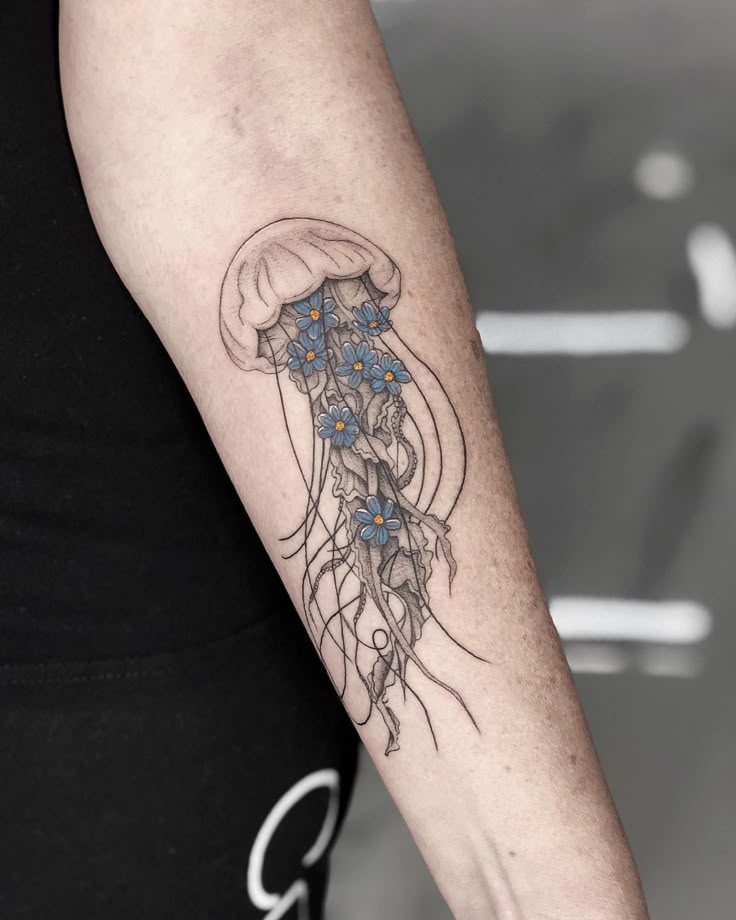 Jelly Fish Tattoo, jelly fish tattoo designs, jelly fish tattoo meaning, small jelly fish tattoo
