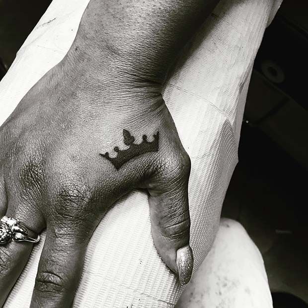 43 Creative Crown Tattoo Ideas for Women
