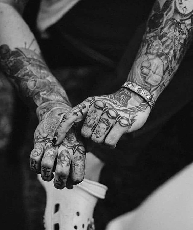 Pin by Allyondra on Post malone | Post malone, Post malone wallpaper, Fist  tattoo