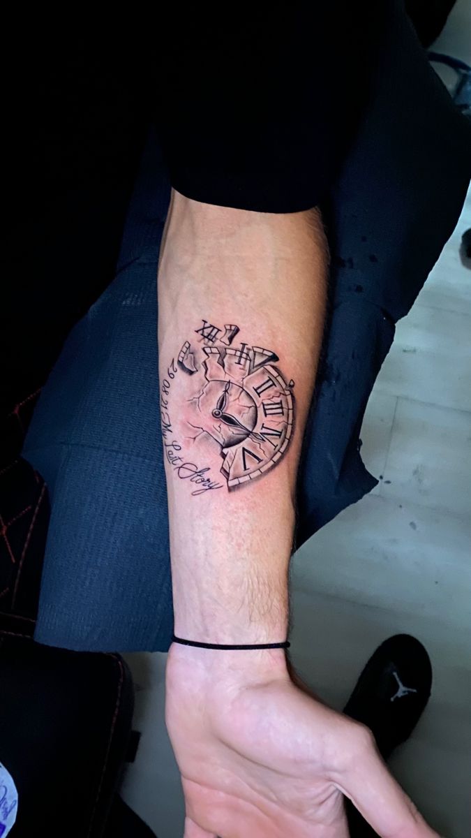 Ajey Surya adlı kullanıcının Tattoo panosundaki Pin | Saat dövmesi, Dövme  fikirleri, Dövme